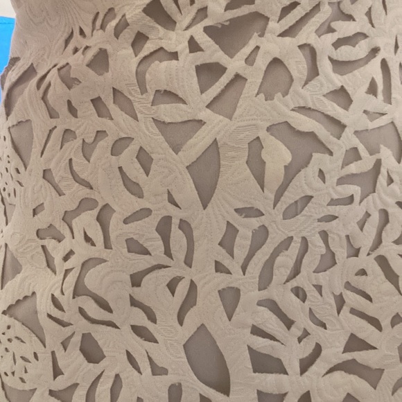 White Mini Dress. With cutout design. Perfect for Bridal events - Picture 2 of 3